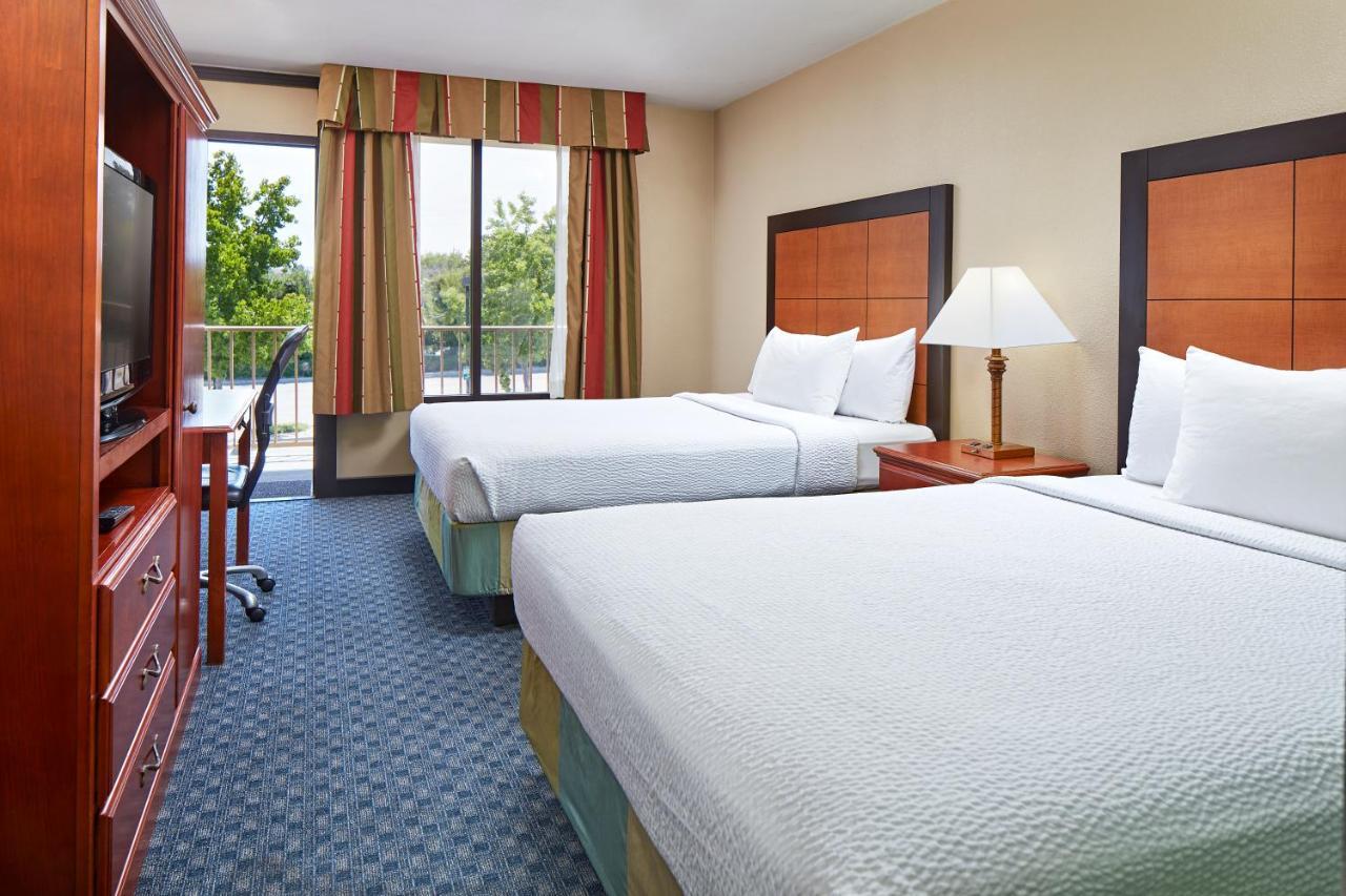 La Quinta By Wyndham Thousand Oaks-Newbury Park Exterior photo