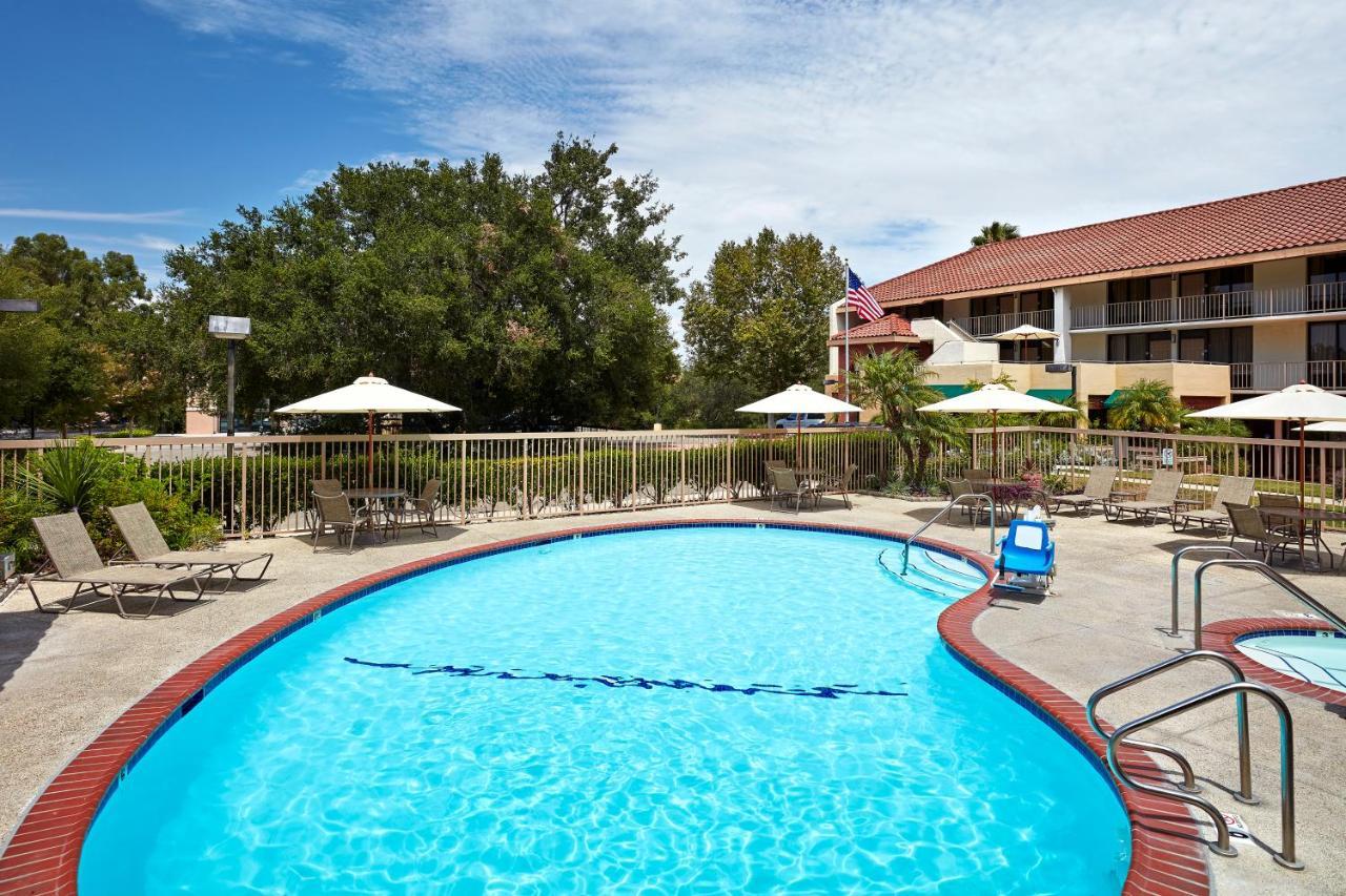 La Quinta By Wyndham Thousand Oaks-Newbury Park Exterior photo