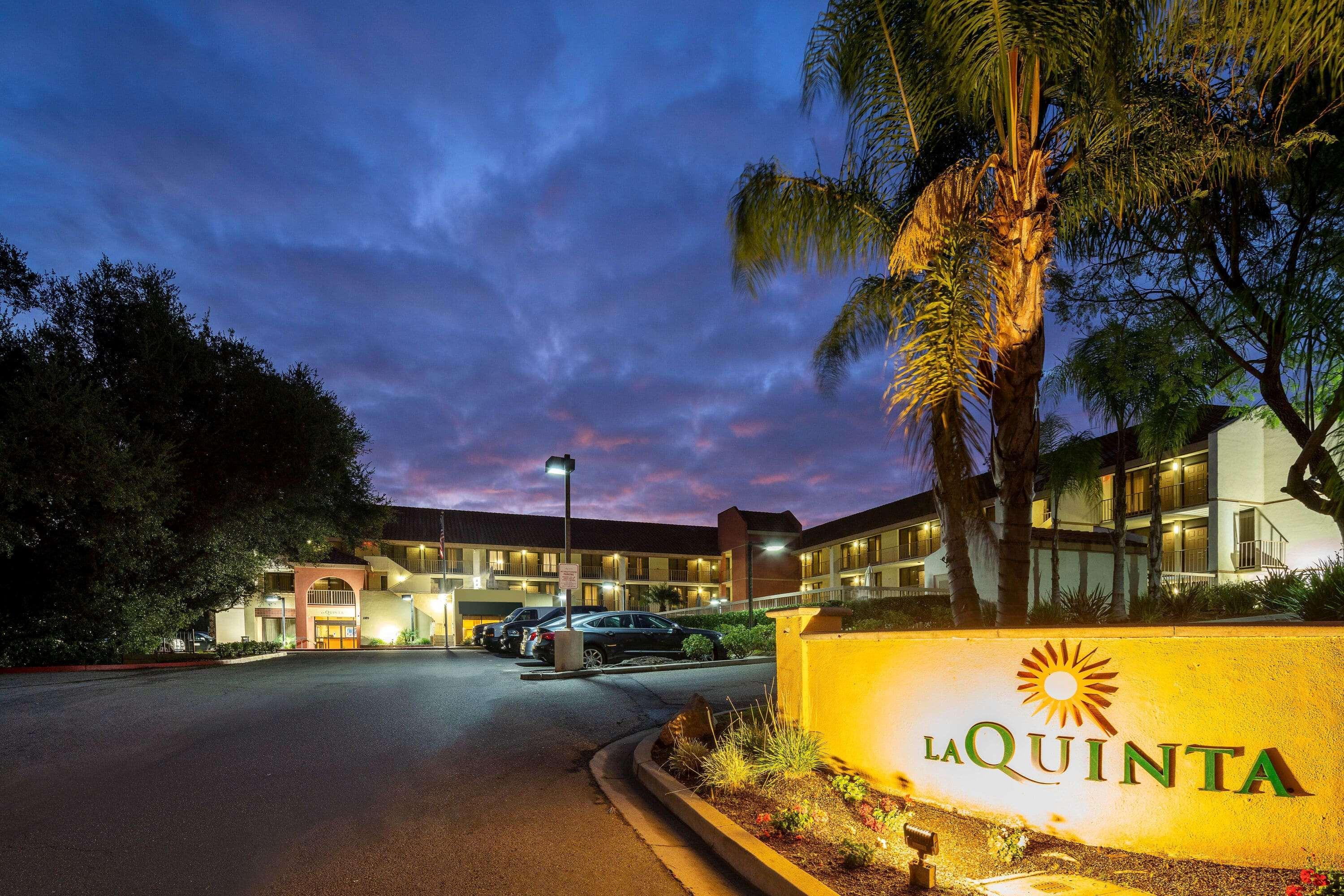 La Quinta By Wyndham Thousand Oaks-Newbury Park Exterior photo