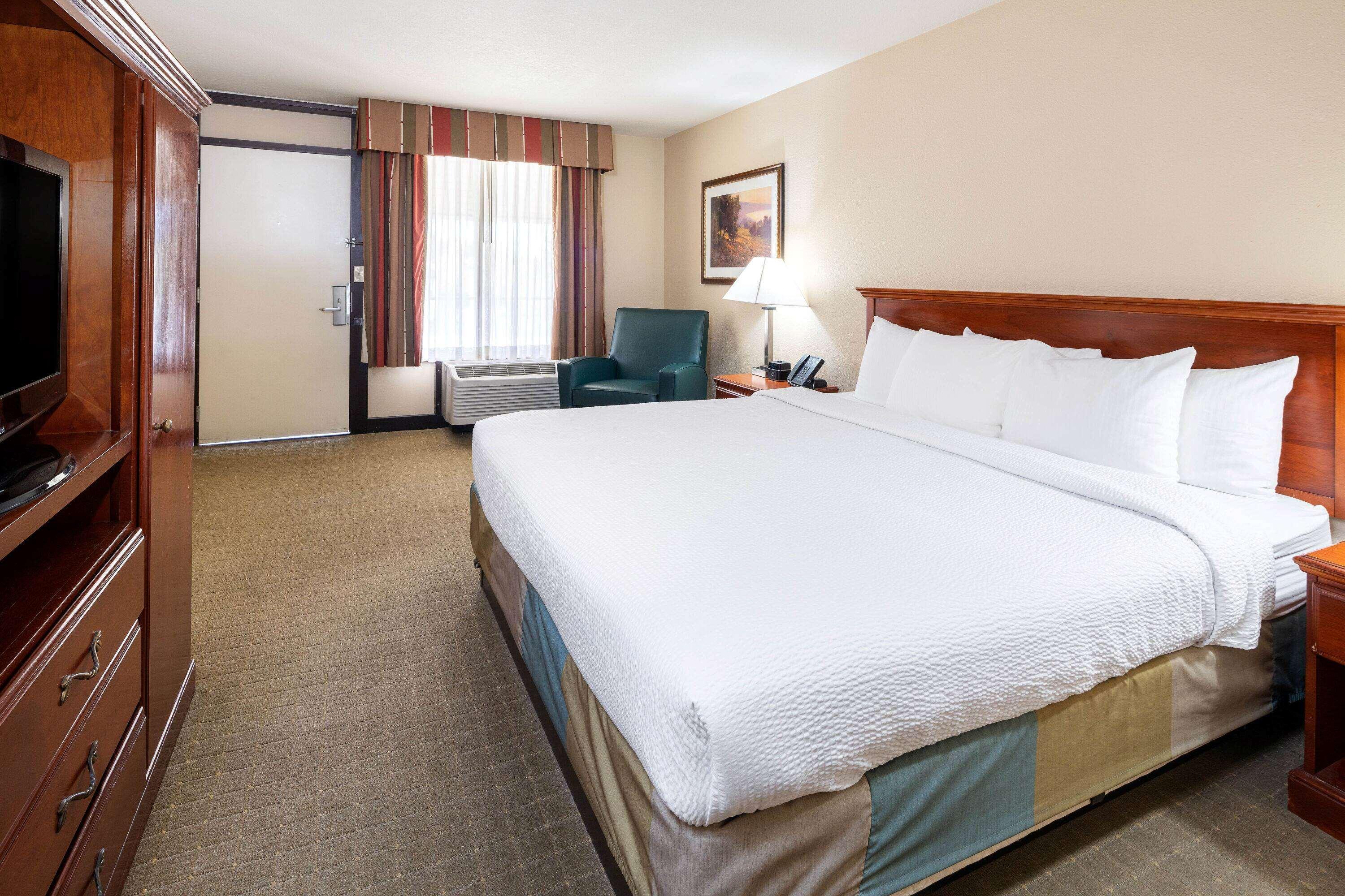 La Quinta By Wyndham Thousand Oaks-Newbury Park Exterior photo
