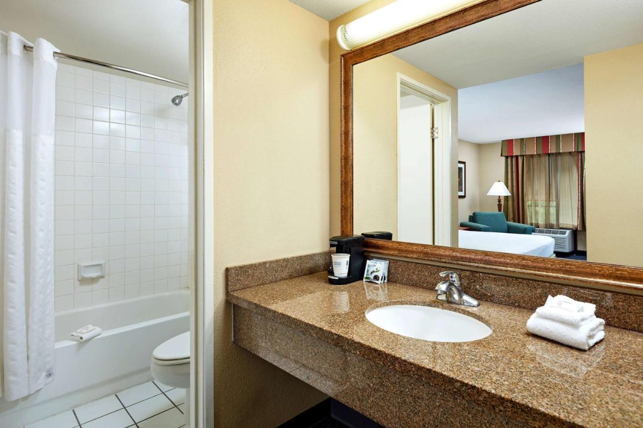 La Quinta By Wyndham Thousand Oaks-Newbury Park Exterior photo