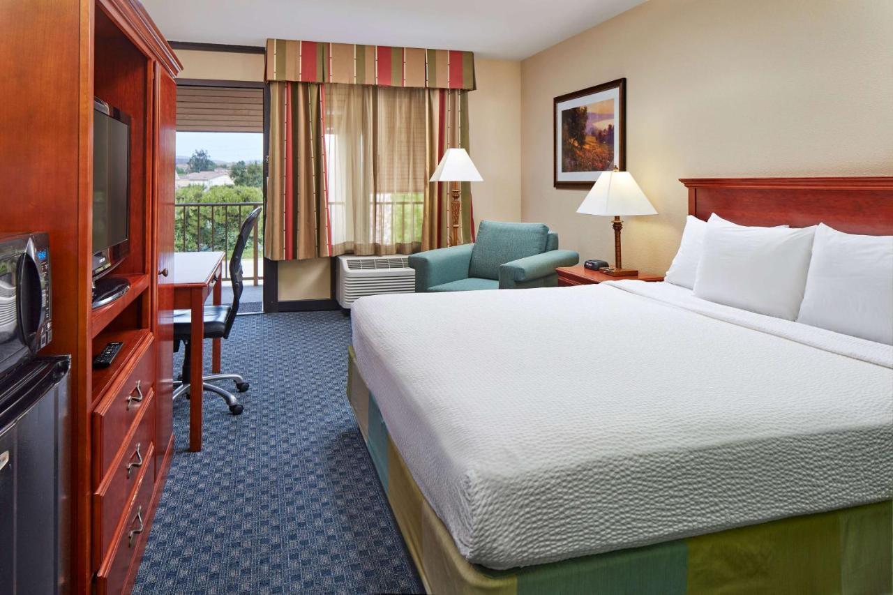 La Quinta By Wyndham Thousand Oaks-Newbury Park Exterior photo