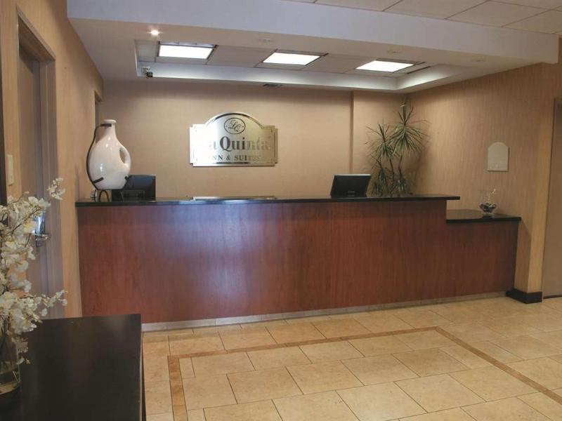 La Quinta By Wyndham Thousand Oaks-Newbury Park Exterior photo